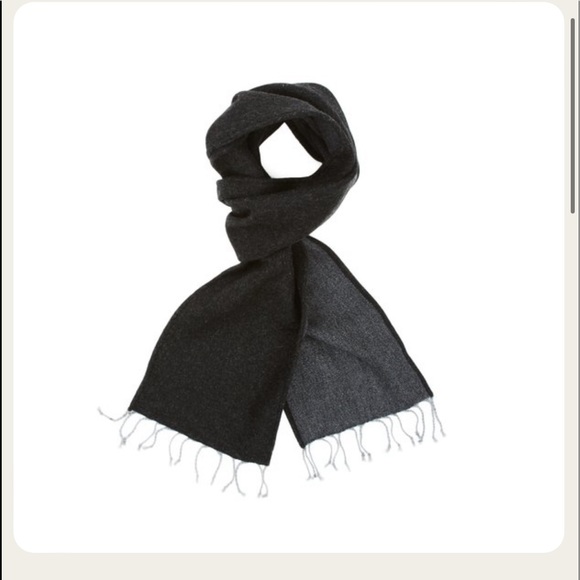 NWT Corridor lambs wool scarf in charcoal - Picture 2 of 13